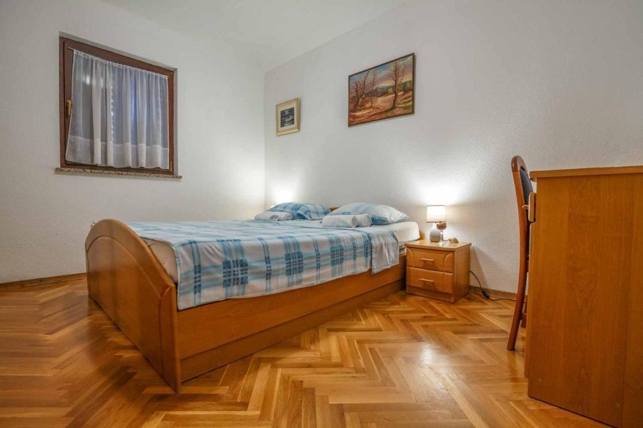 Apartman Mauro Malinska Buitenkant foto
