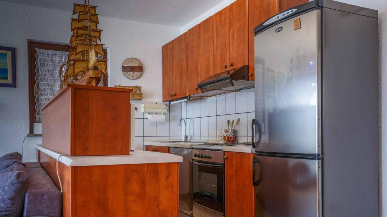 Apartman Mauro Malinska Buitenkant foto