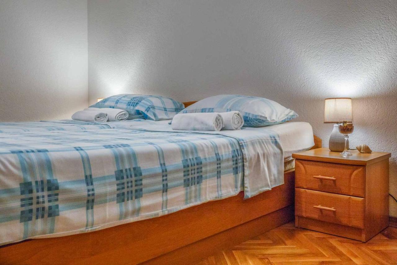 Apartman Mauro Malinska Buitenkant foto