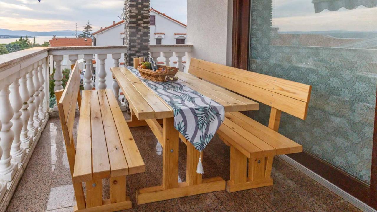 Apartman Mauro Malinska Buitenkant foto