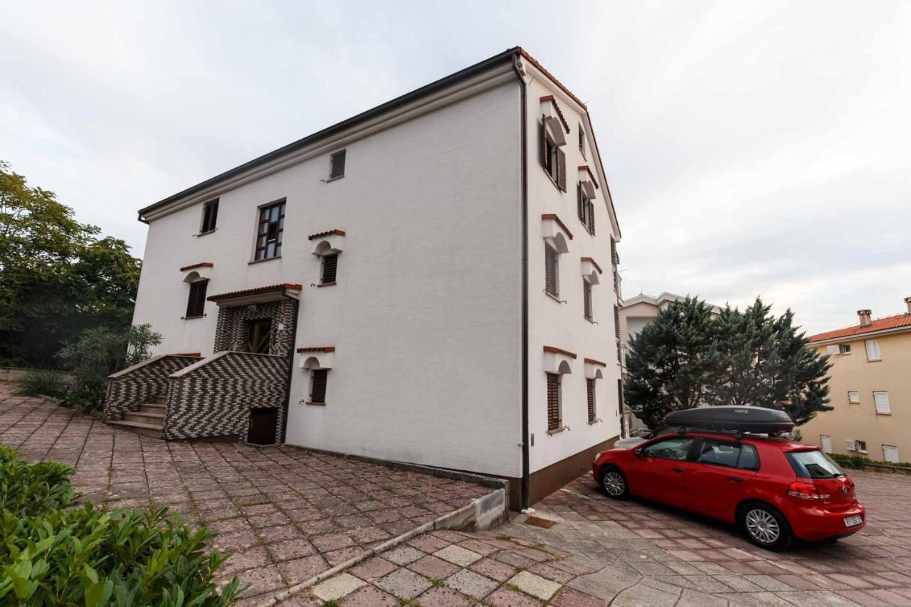Apartman Mauro Malinska Buitenkant foto